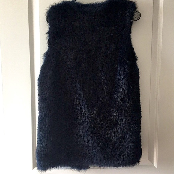 Faux Fir Vest - Picture 4 of 6